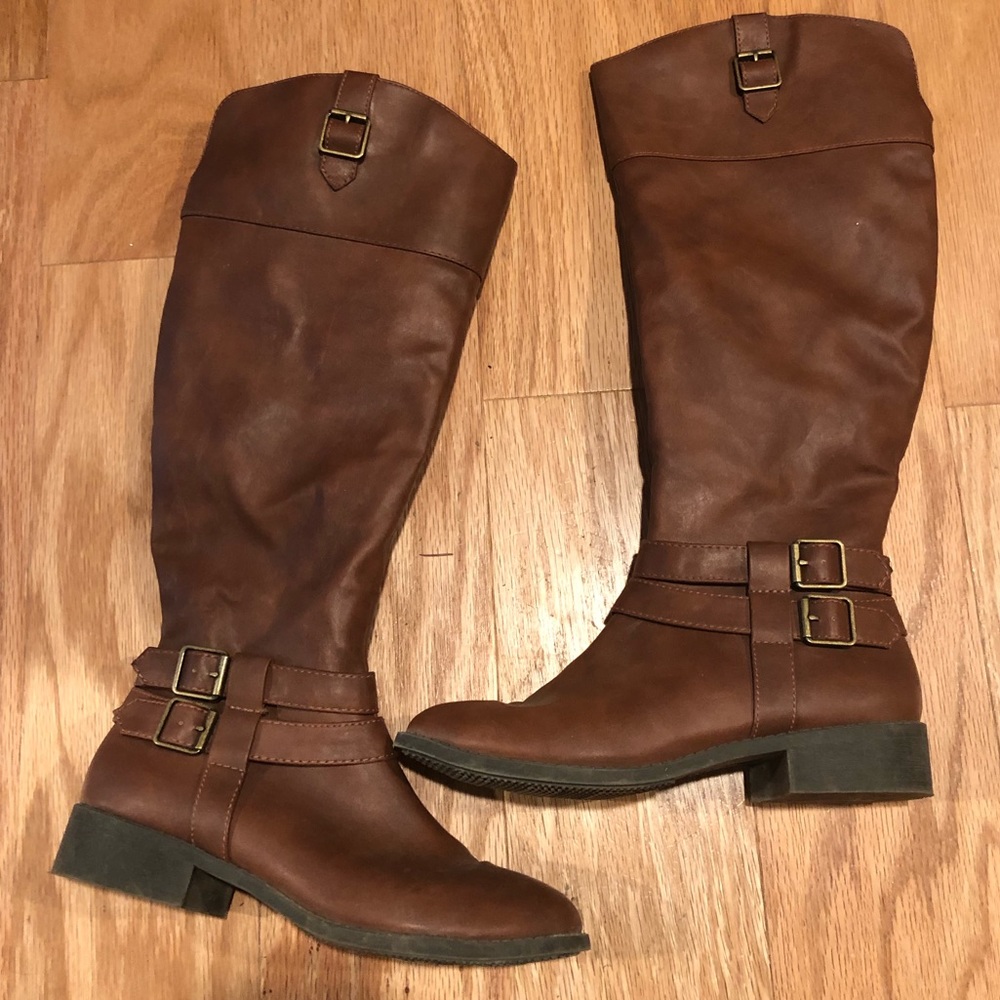 *SOLD* American Eagle boots - Picture 5 of 5